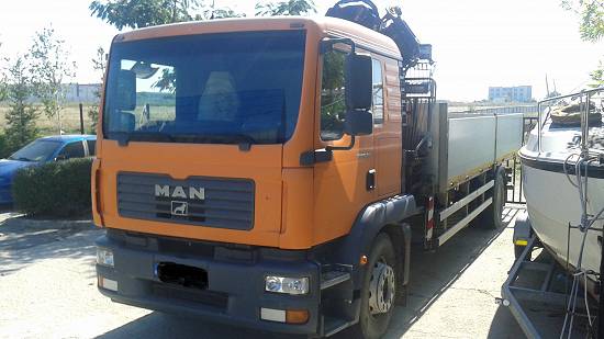 Autocamion cu macara MAN