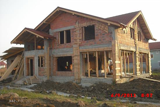 executam lucrari de constructie