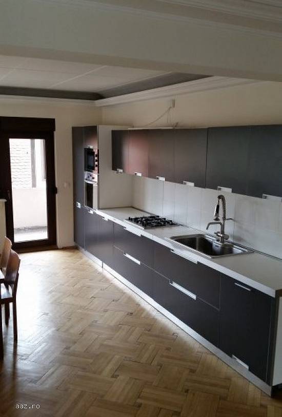 Piata Spaniei 4 camere 154000 euro