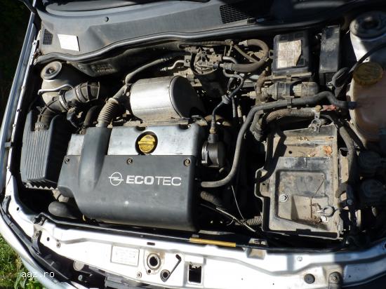Dezmembrez Opel Astra 2.2dti