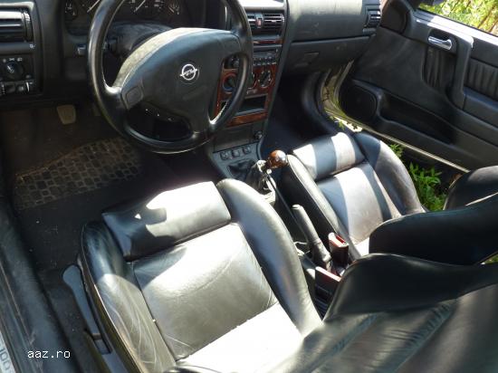 Dezmembrez Opel Astra 1.8