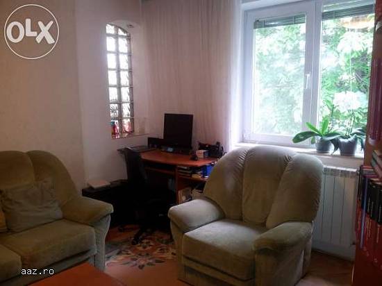 vand apartament trei camere si garaj zona berceni