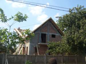 CONSTRUCTIE SARPANTA DIN RASINOASE
