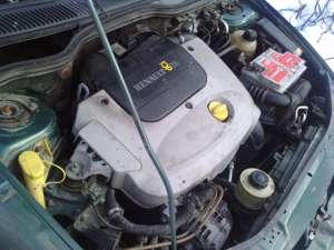vand renault megane classic avariat
