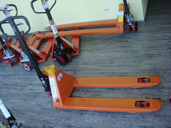 transpalet 2, 5 tone 2 roti pe furca