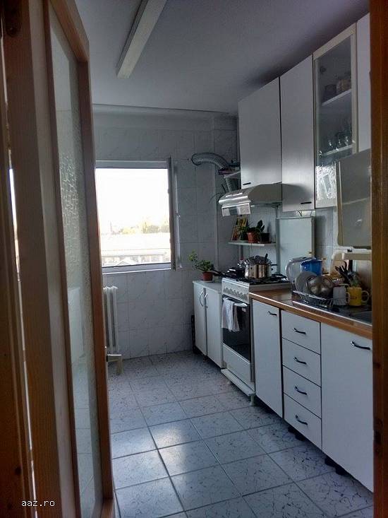 Vanzare apartament 4 camere central