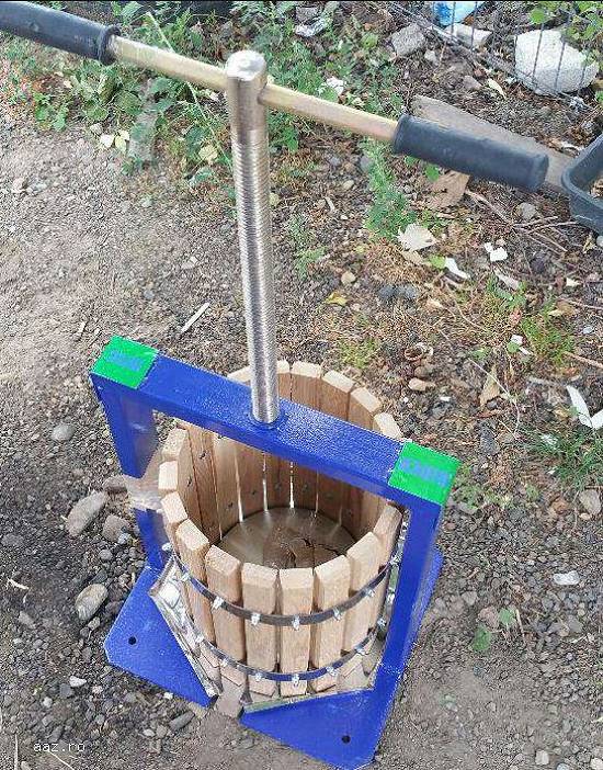 Teasc presa pentru struguri sau fructe 20 litri - lemn de stejar