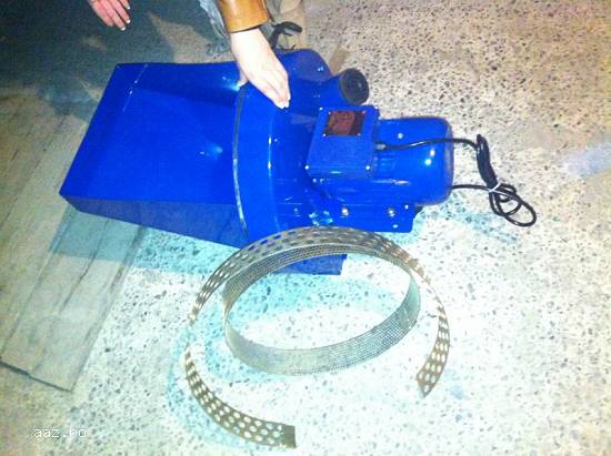Moara cu ciocanele 500kg/h ruseasca motor 2.8kw