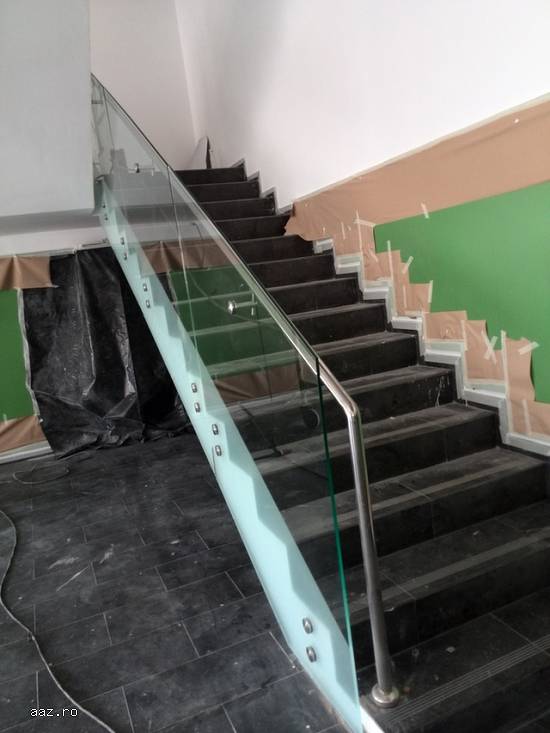 Scari,  tersa si balcoane din sticla