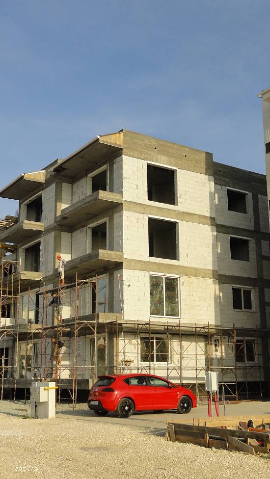 Dezvoltator vand apartamente  la 100 m dw plaja,  accept credite