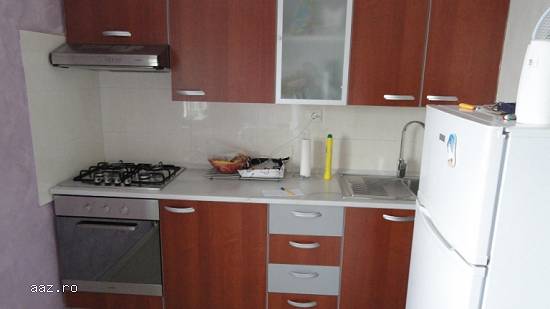 Navodari ,  apartament 2 camere decomandate ,  zona Primarie