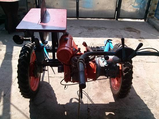 motocoasa cu circular