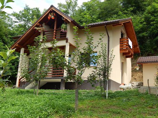 vand casa de vacanta