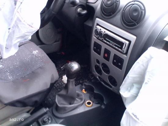 Dezmembrez Renault Logan 1.5dci an 2006
