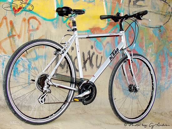 Bicicleta KTM (city/trekking/cross),  roti 28”.