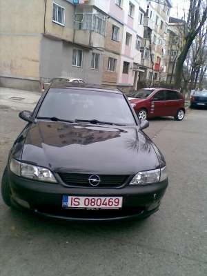 opel vectra limuzina