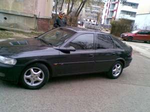 opel vectra limuzina