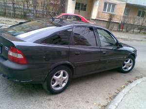 opel vectra limuzina