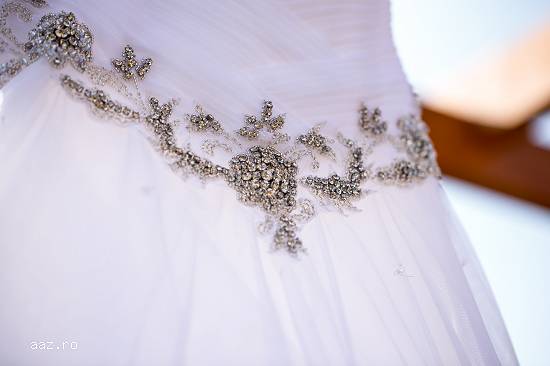 Rochie de mireasa alba cu cristale