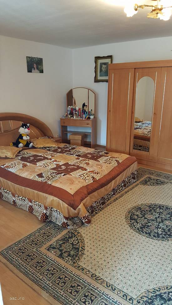 Vand casa cu 4 camere in Chinteni in stare foarte buna langa Cluj Napoca