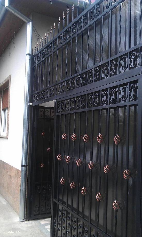 Porti si garduri din fier forjat , la comanda