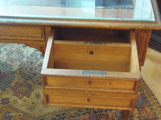 BIROU STEJAR LOUIS PHILIPPE, 500 euro lungime162,  latime 76,  inaltime 80