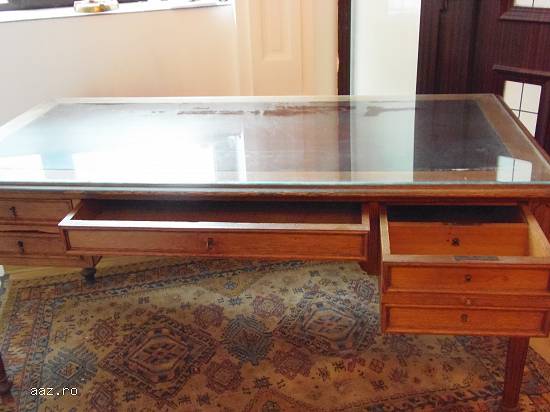 BIROU STEJAR LOUIS PHILIPPE, 500 euro lungime162,  latime 76,  inaltime 80