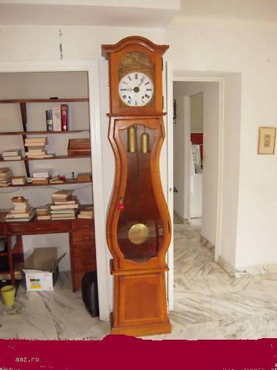 Pendula de podea in stejar "chapeau de gendarme"   Inaltime 2 M Latime 60 CM Profunzime 40 CM mecani