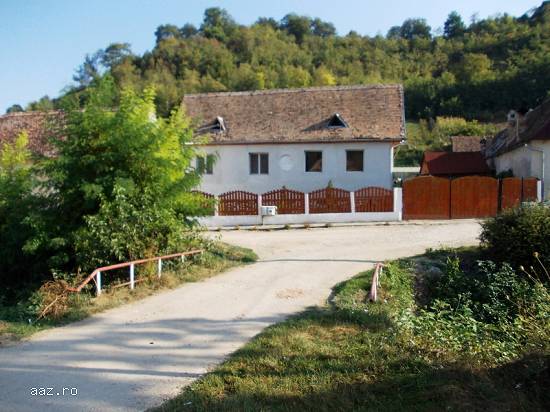 De vanzare casa saseasca cu 6 camere si 2051 mp teren