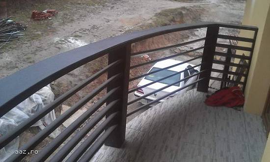 Balustrada din lemn de calitate ,  la comanda