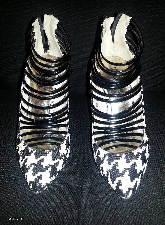Vand pantofi stiletto