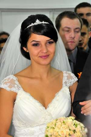 vand rochie de mireasa