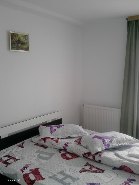 Inchiriez apartament 3 camere decomandat Vatra Dornei