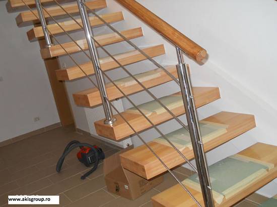 Scari cu balustrada din inox,  calitate superioara, la comanda