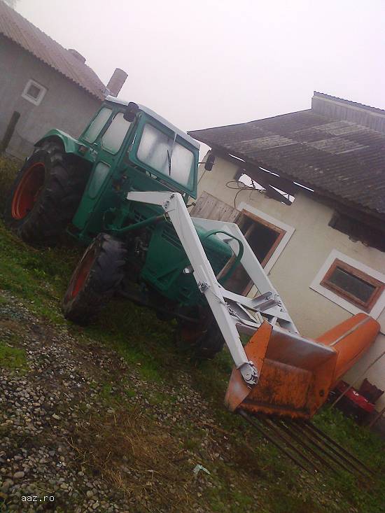 Tractor 4*4 cu Frontal