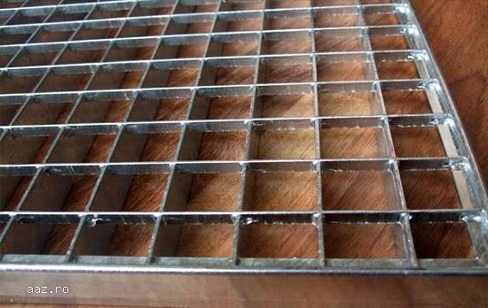 Gratare metalice zincate ,  la comanda ,  calitate superioara