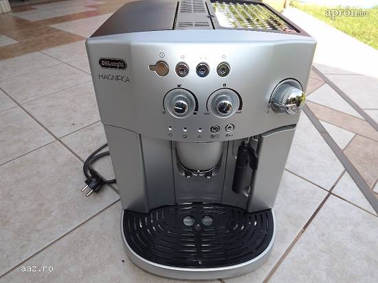 Expresoare de cafea marca Delonghi