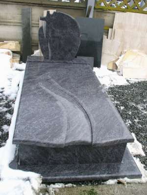 Vindem monumente funerare