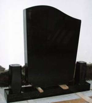 Vindem monumente funerare