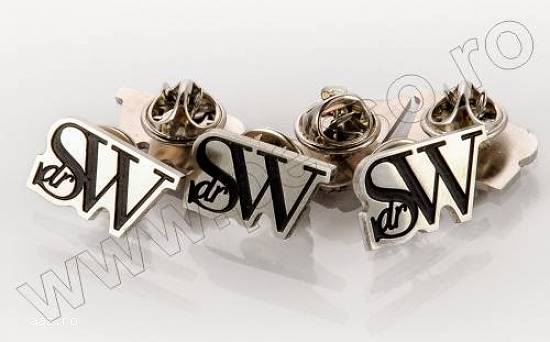 INSIGNE METAL GRAVATE,    INSIGNE MICI ORICE FORMA