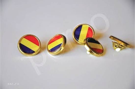 INSIGNE 1 DECEMBRIE PERSONALIZATE,  COCARDE TRICOLORE,  INSIGNE GRAVATE STEAGUL ROMANIEI