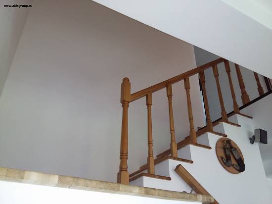 Balustrada  din lemn masiv pentru casa dumneavoastra