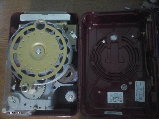 Ceas mecanic porumbei STB cu mecanism electronic