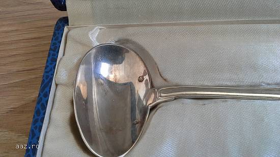 lingurita bebe argint masiv in cutia de origine,  greutate 31 gr,  12, 5 cm,  50 euro