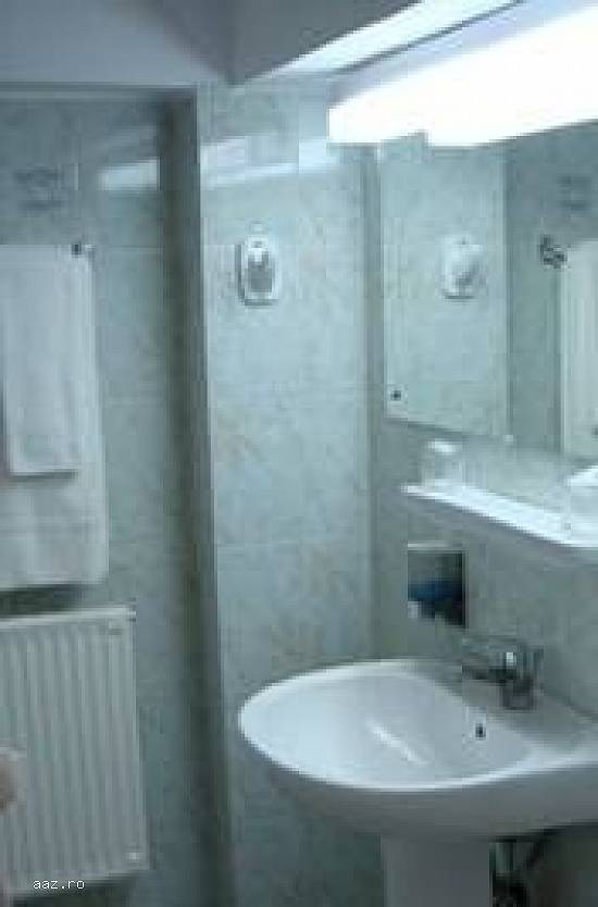 nemobilat 3 camere metrou Brancoveanu