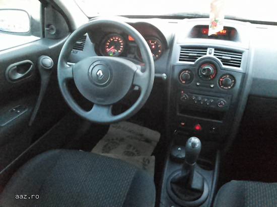 vand renault megan 2  limuzina