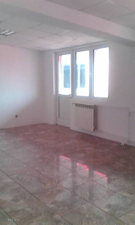 Proprietar inchiriez spatiu 200 mp