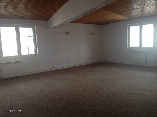 Proprietar inchiriez spatiu 400 mp