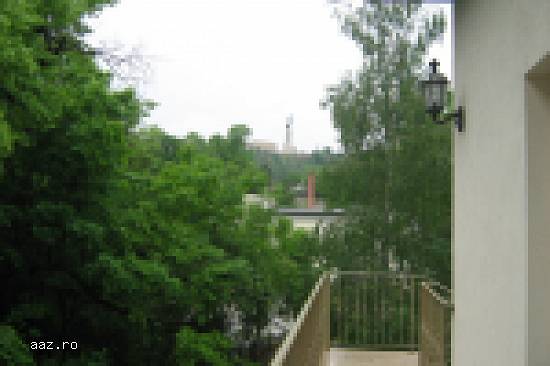 La Budapesta,  în Gellérthegy plat de vânzare