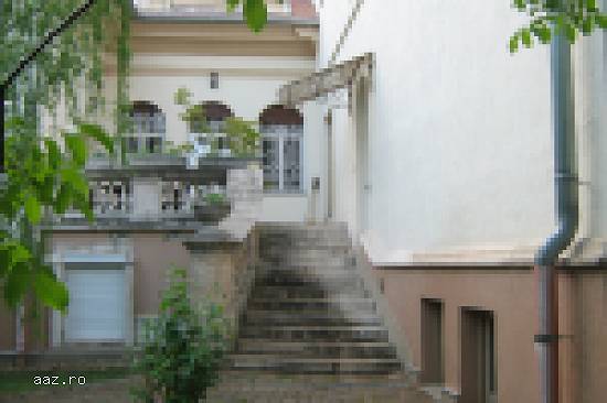 La Budapesta,  în Gellérthegy plat de vânzare